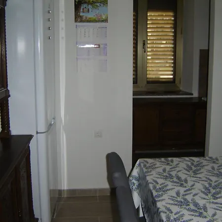Gemuetliches Direkt Am By Interhome * Koromačno