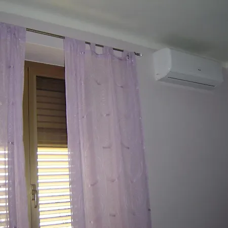 Gemuetliches Direkt Am By Interhome * Koromačno